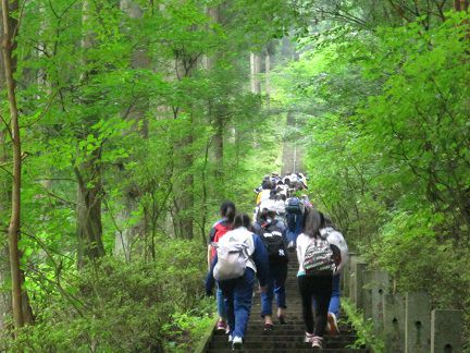 高1キャンプ石割山へのハイキング